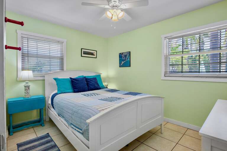 Primary Bedroom, Queen
