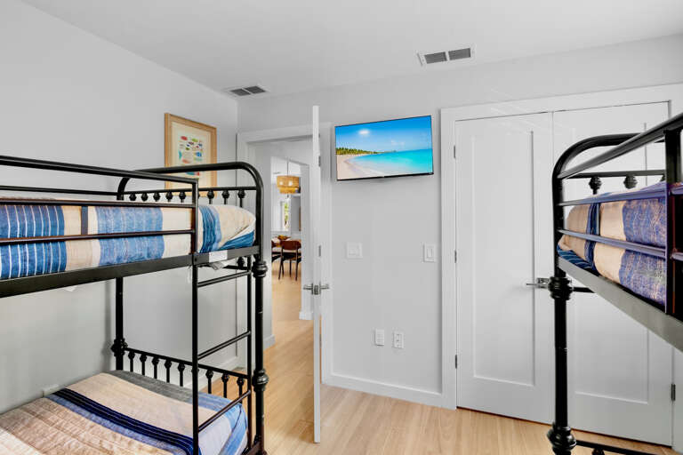 Fourth Bedroom, Two Twin/Twin Bunks