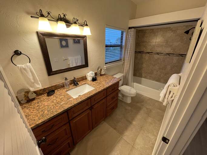 Third Bedroom, 3rd floor: Ensuite Bathroom
