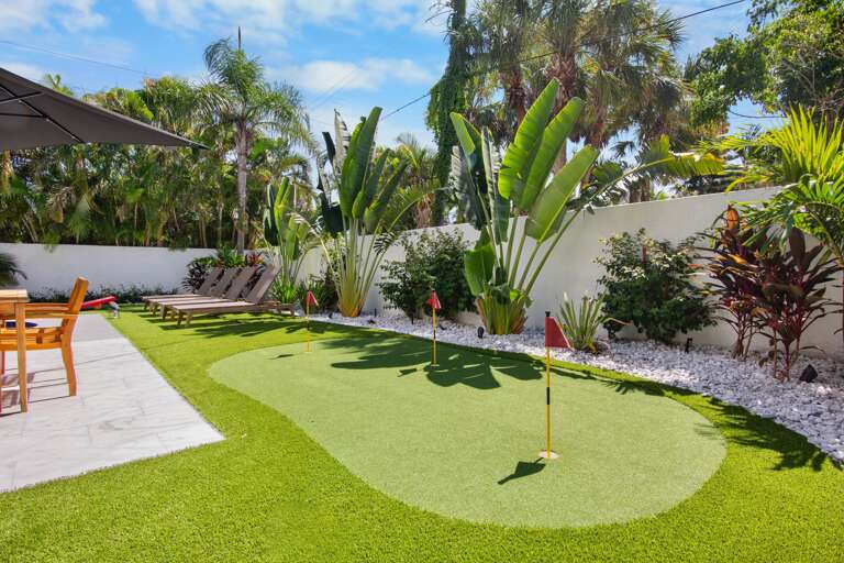 Putting green for family entertainment