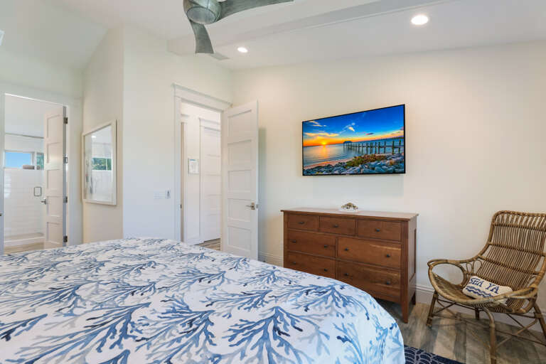 Additional Bedroom - King
