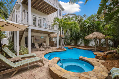 Margarita-Ville by AMI Accommodations - Private heated pool and spa