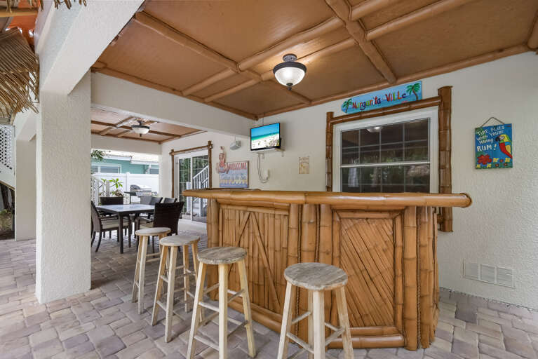 Outdoor Bar and TV