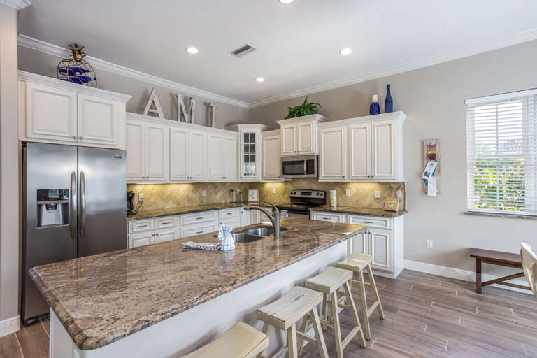 Kitchen and Hightop Seating