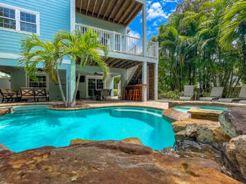 Private Pool, Spa and Lounge - Two Pina Coladas