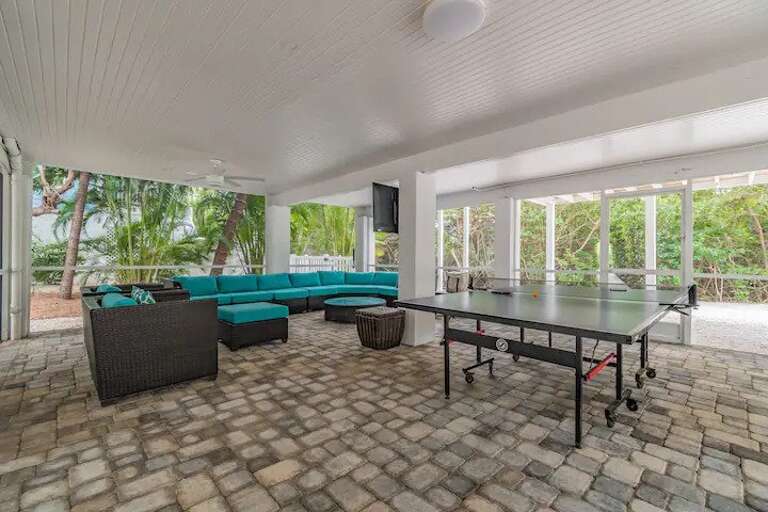 Gaming/lounge