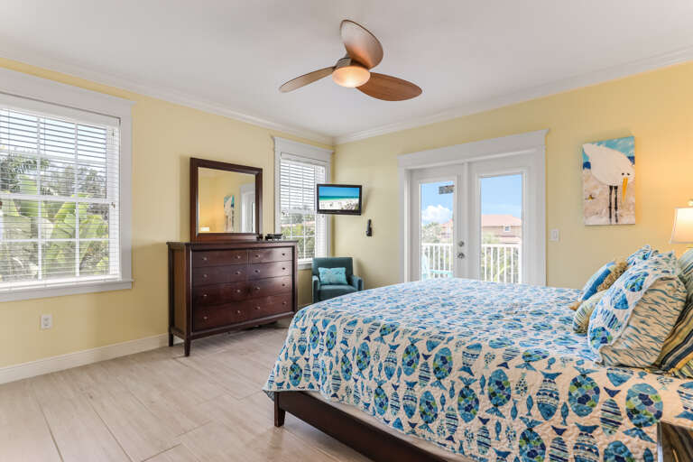 Bedroom 3, King