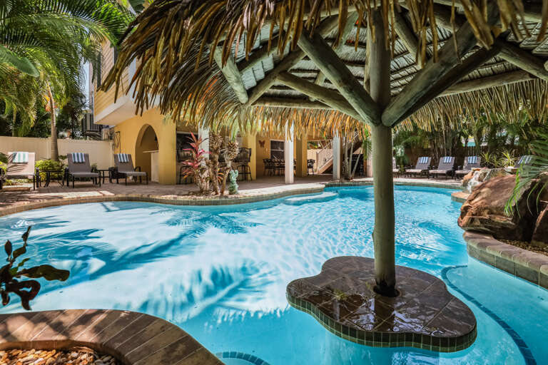 Swim up Bar
