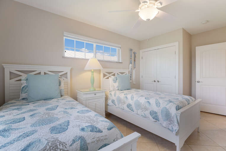 Fourth Bedroom - Two Twin Beds