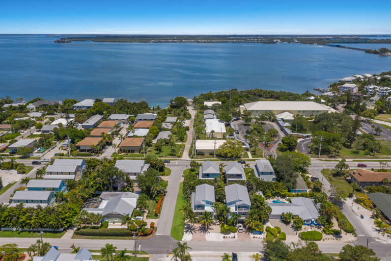 Close To Both Gulf and Bay