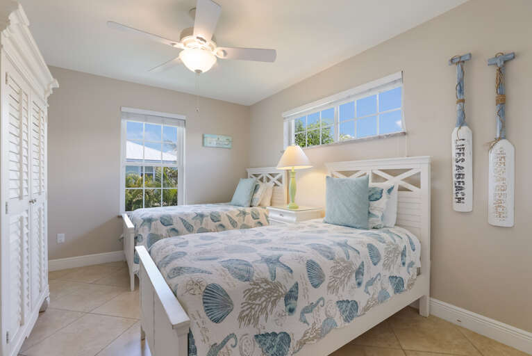 Fourth Bedroom - Two Twin Beds