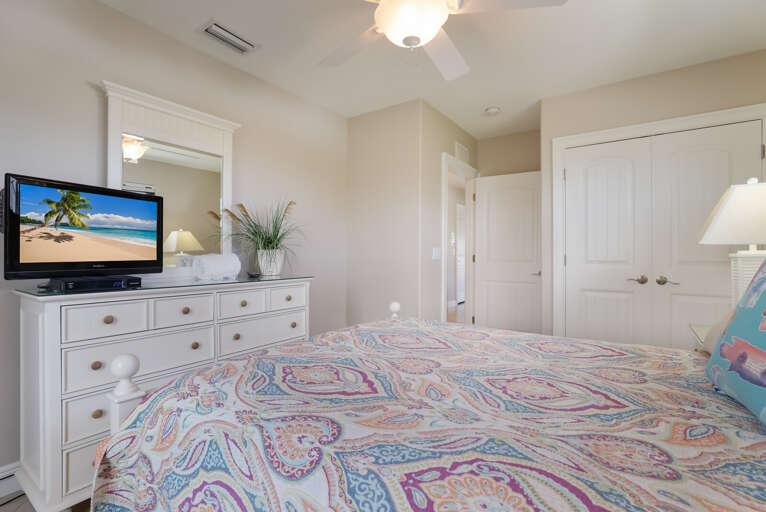 Third Bedroom - Queen