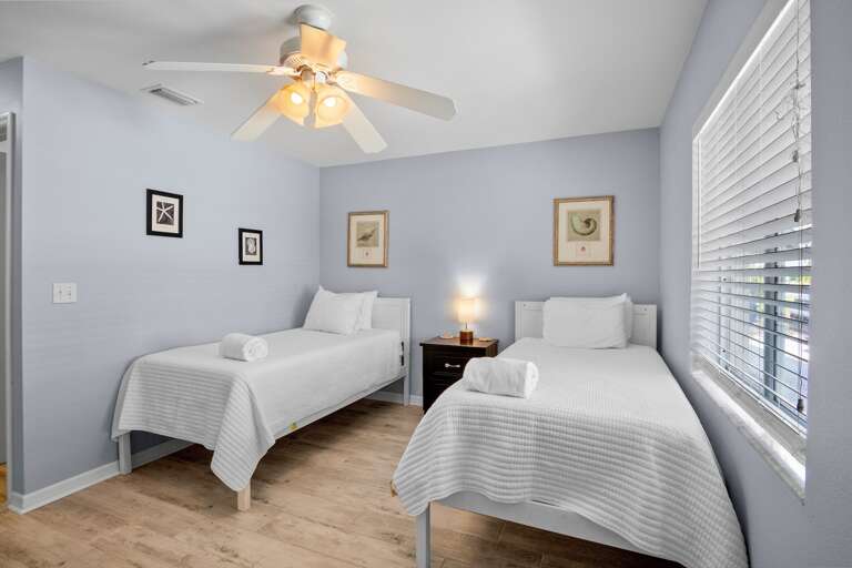 Second Bedroom - Two Twin beds