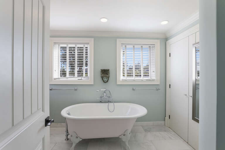 Bathtub