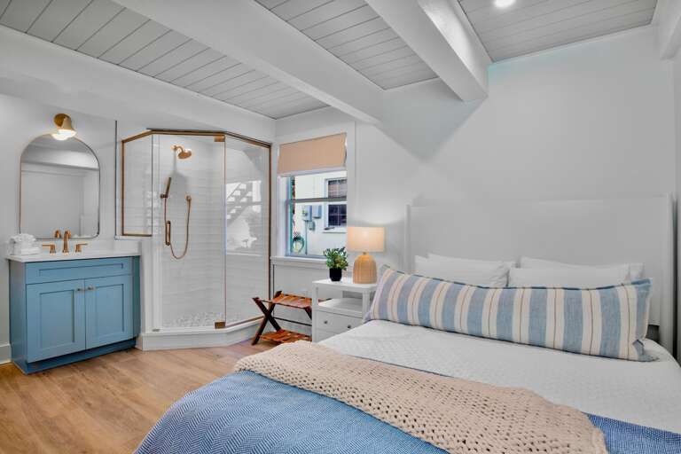 Guest Suite - Queen