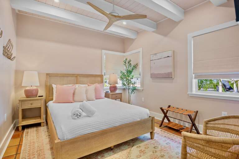 Bedroom 2 - Queen