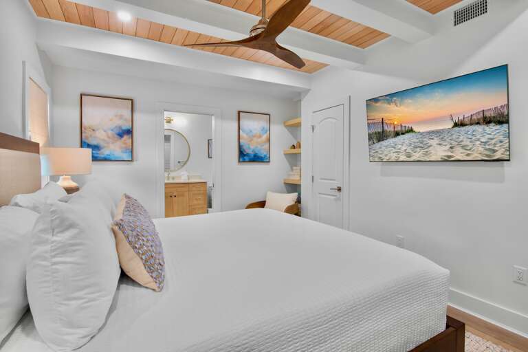 Bedroom 1 - King