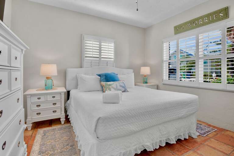 Second Bedroom, Queen bed