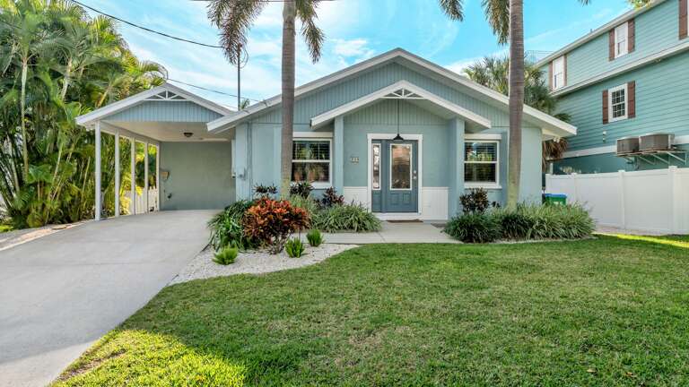 Jackie’s Cottage by Anna Maria Island Accommodations