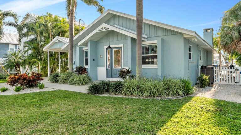 Jackieâs Cottage by Anna Maria Island Accommodations
