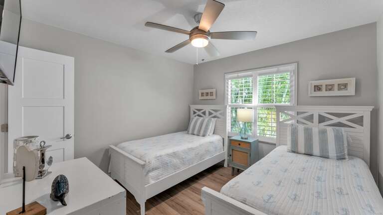 Third Bedroom, Two twin beds