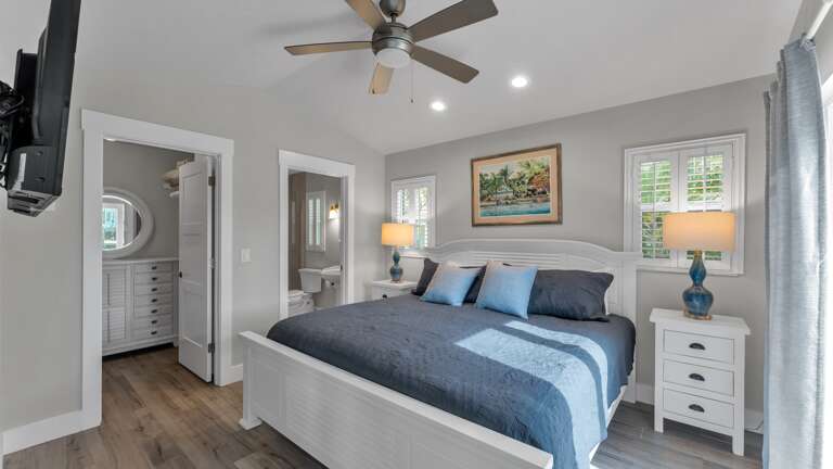 Second Bedroom, King bed
