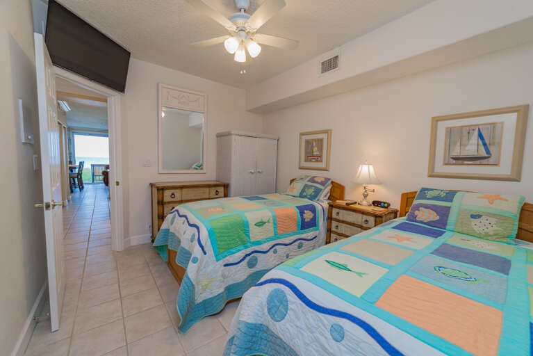 Additional Bedroom- 2 Twins