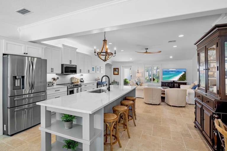 Kitchen - Breakfast Bar