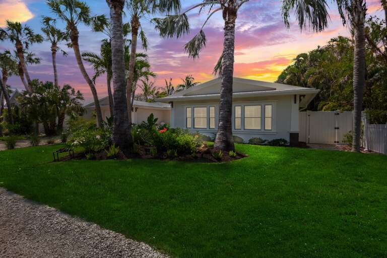 Simply Chic by Anna Maria Island Accommodations