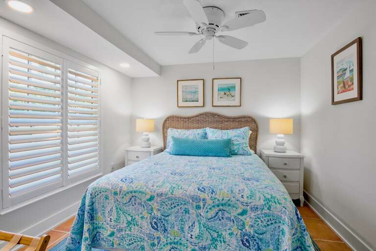 Third Bedroom, Queen bed
