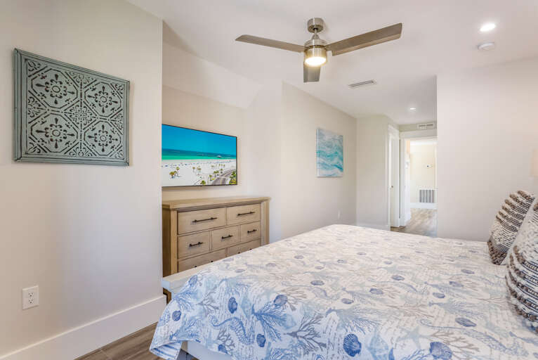 Additional Bedroom - King