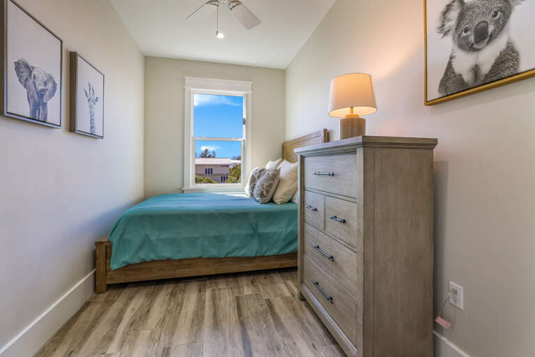 Additional Bedroom - King