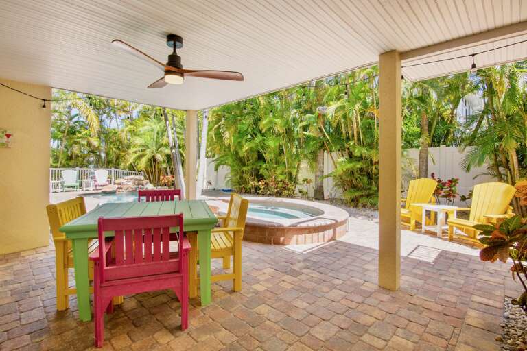 Private Pool with Spa and Outdoor Dining Area
