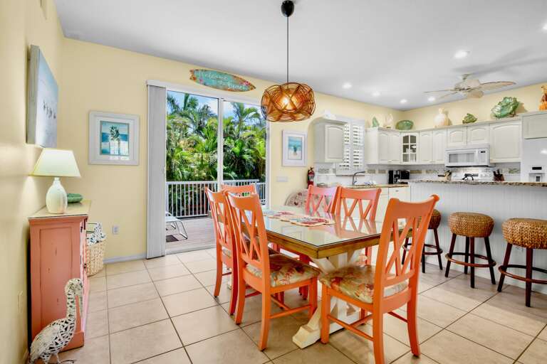 Dining Table with seating for 6