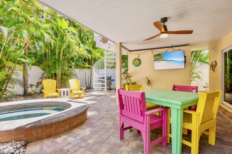 Private Pool with Spa and Outdoor Dining Area