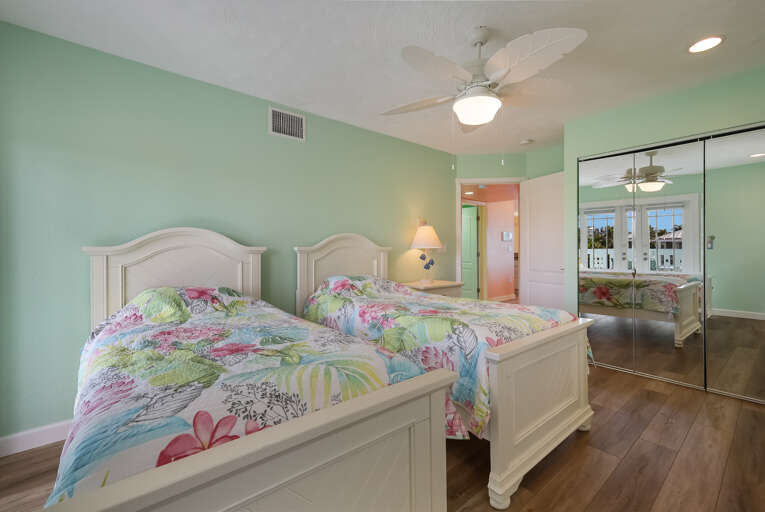 Third Bedroom - Two Twins