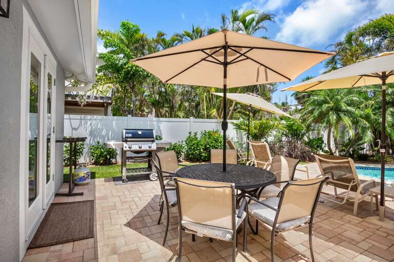 Outdoor Dining Area, Outdoor Grill