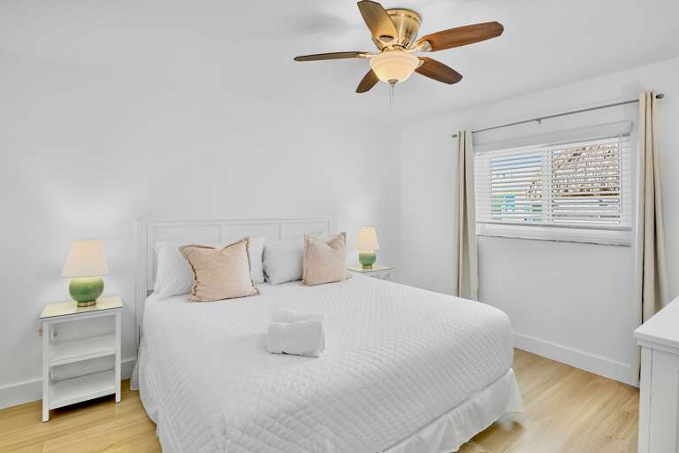 Second Bedroom, King
