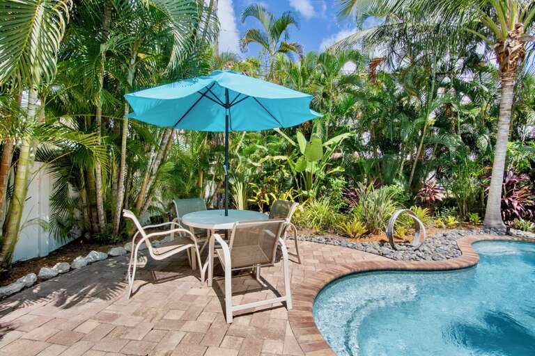 Poolside Dining