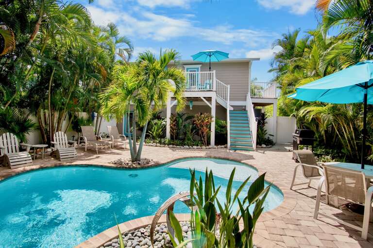 Pineapple Palms by Anna Maria Island Accommodations