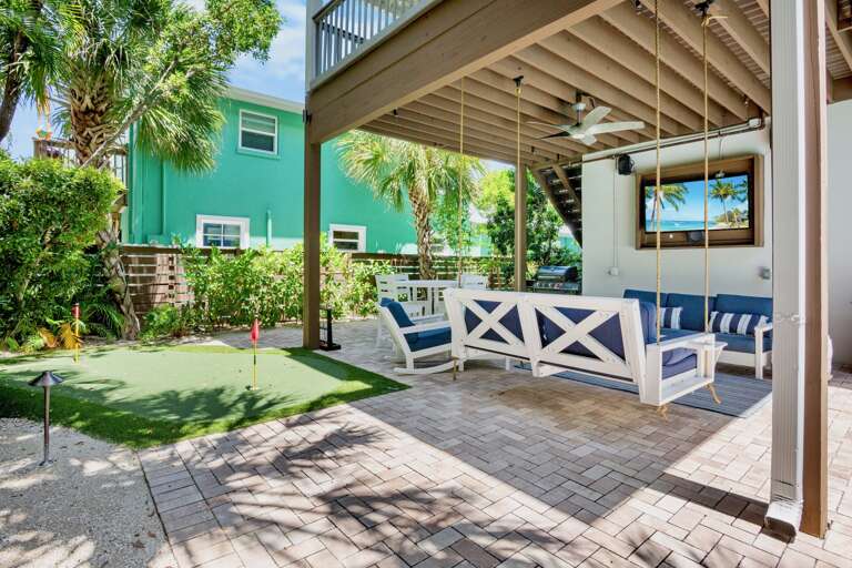 Putting Green, Outdoor Living Area