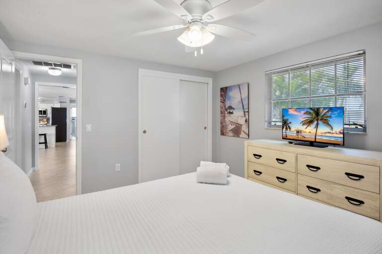 Second Bedroom - Queen