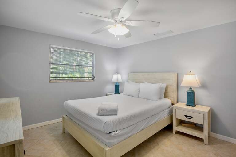 Second Bedroom - Queen