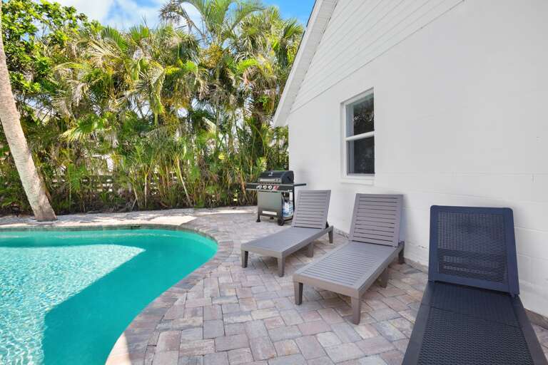 Poolside Loungers - Outdoor Grill