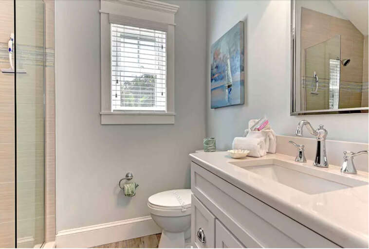 Primary En-suite Bathroom