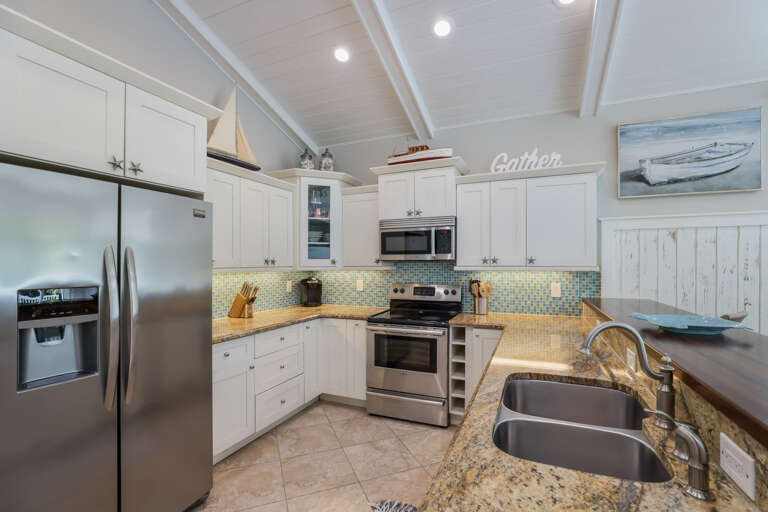 Fully equipped modern kitchen