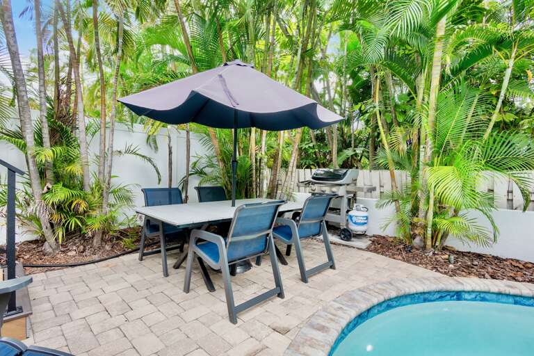 Poolside Dining