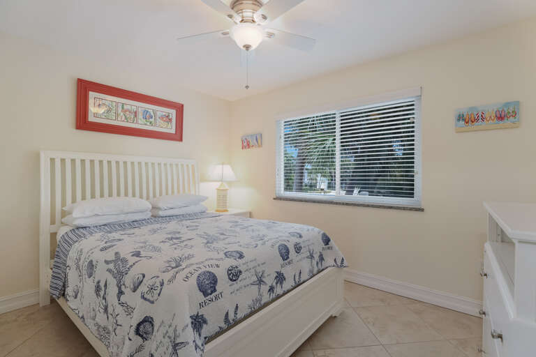 Second Bedroom - Queen