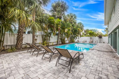 Heated Pool and Lounge