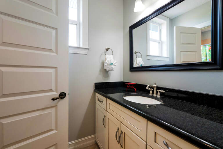 Full Guest Bathroom